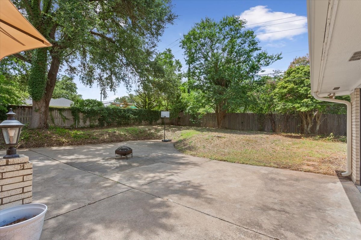 2649 Woodmont Circle