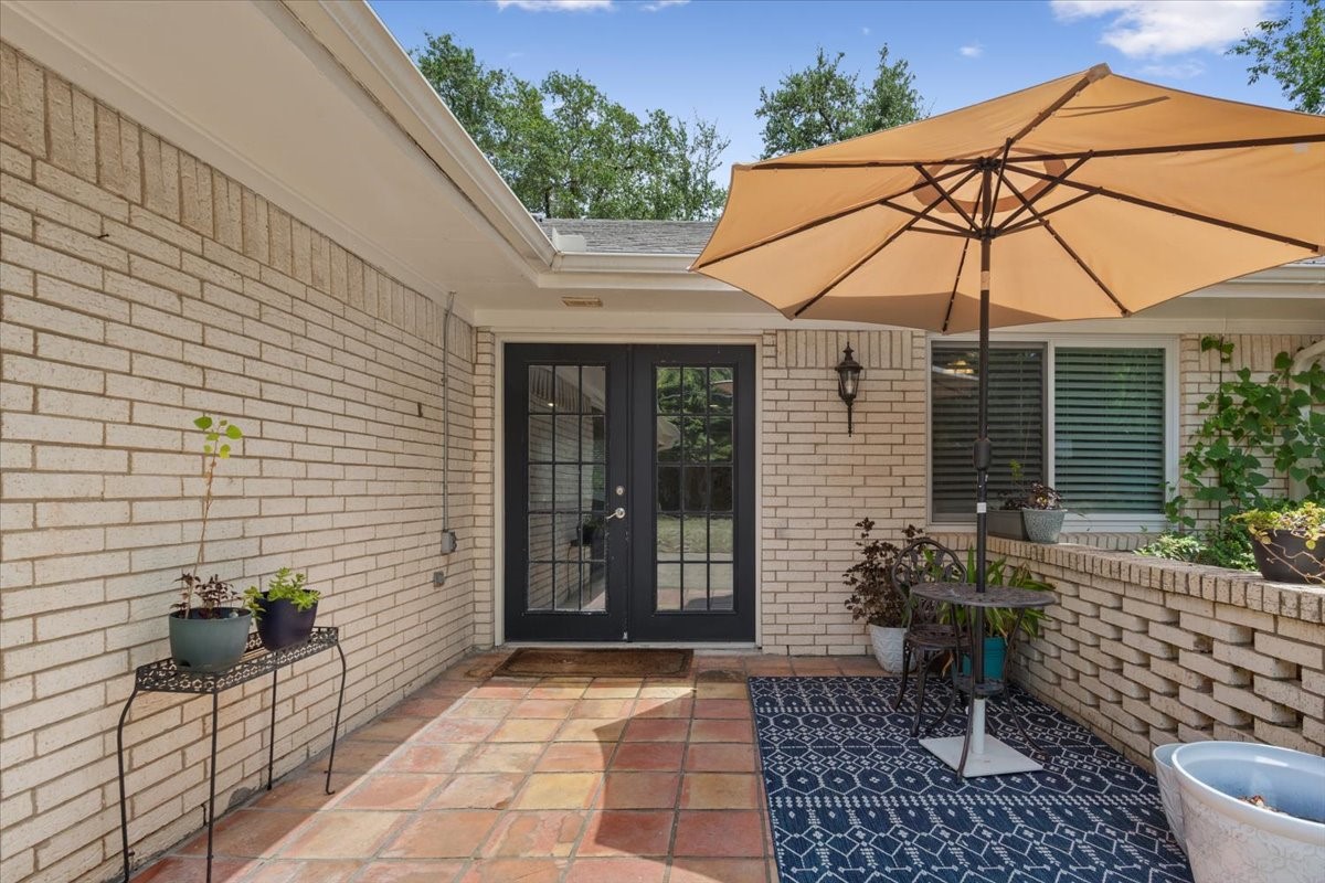 2649 Woodmont Circle