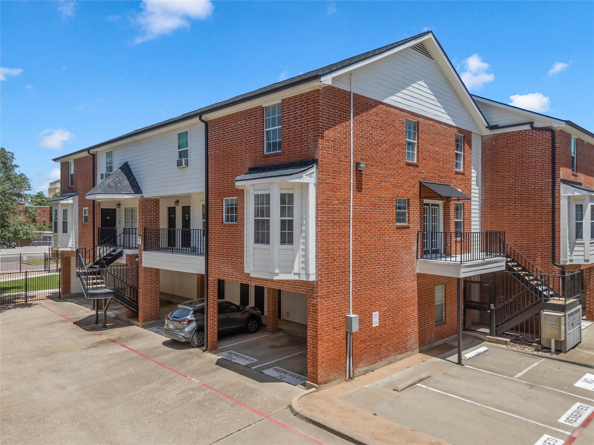 600 Bagby Avenue 7A