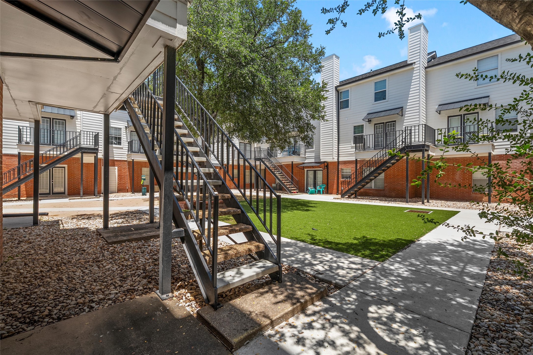 600 Bagby Avenue 7A