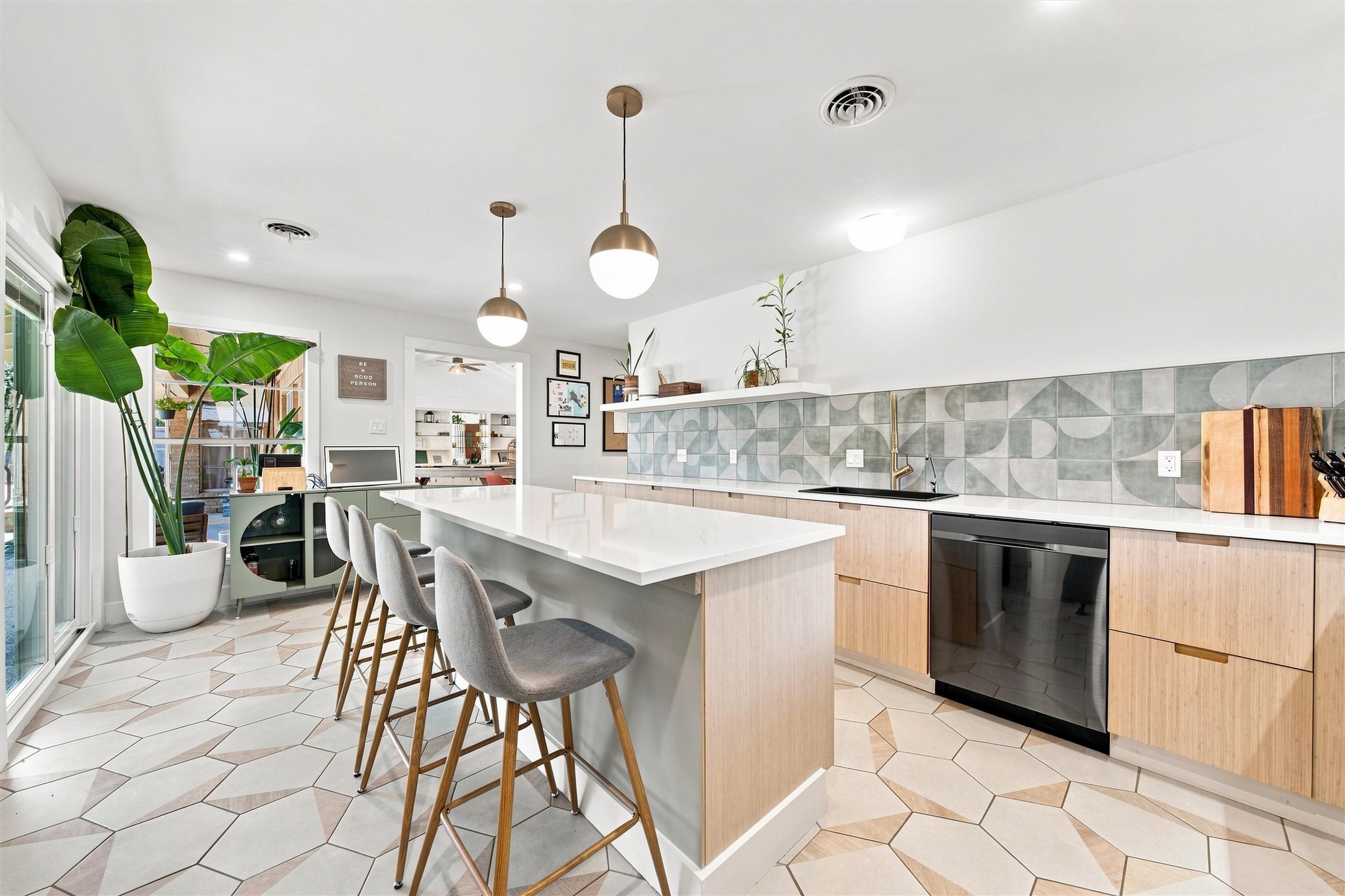 5104 Lake Jackson Drive