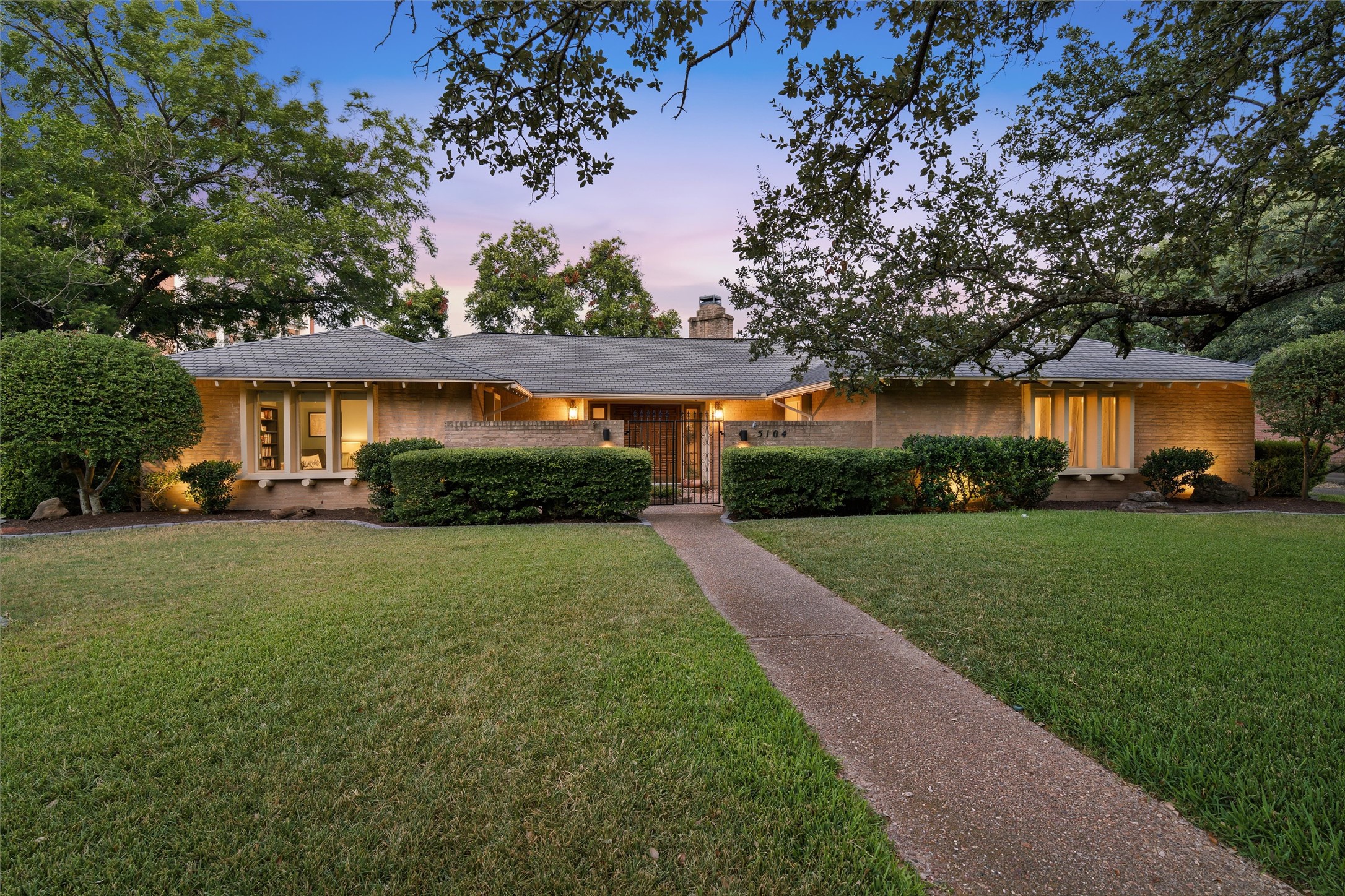 5104 Lake Jackson Drive