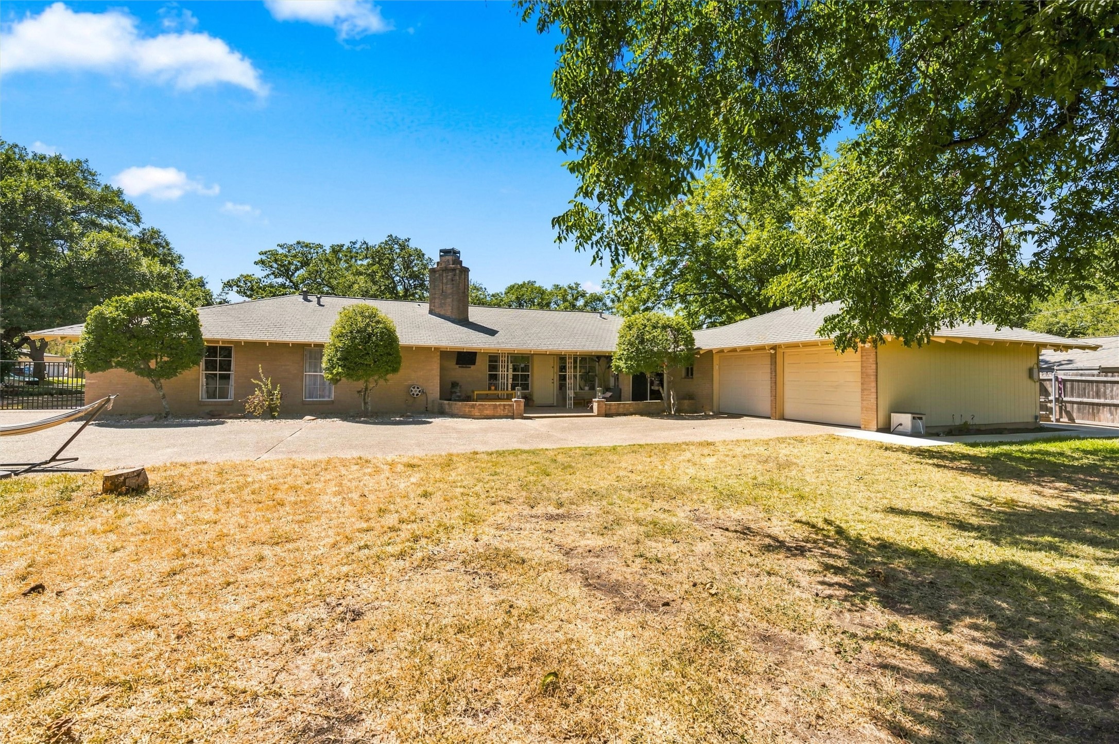 5104 Lake Jackson Drive