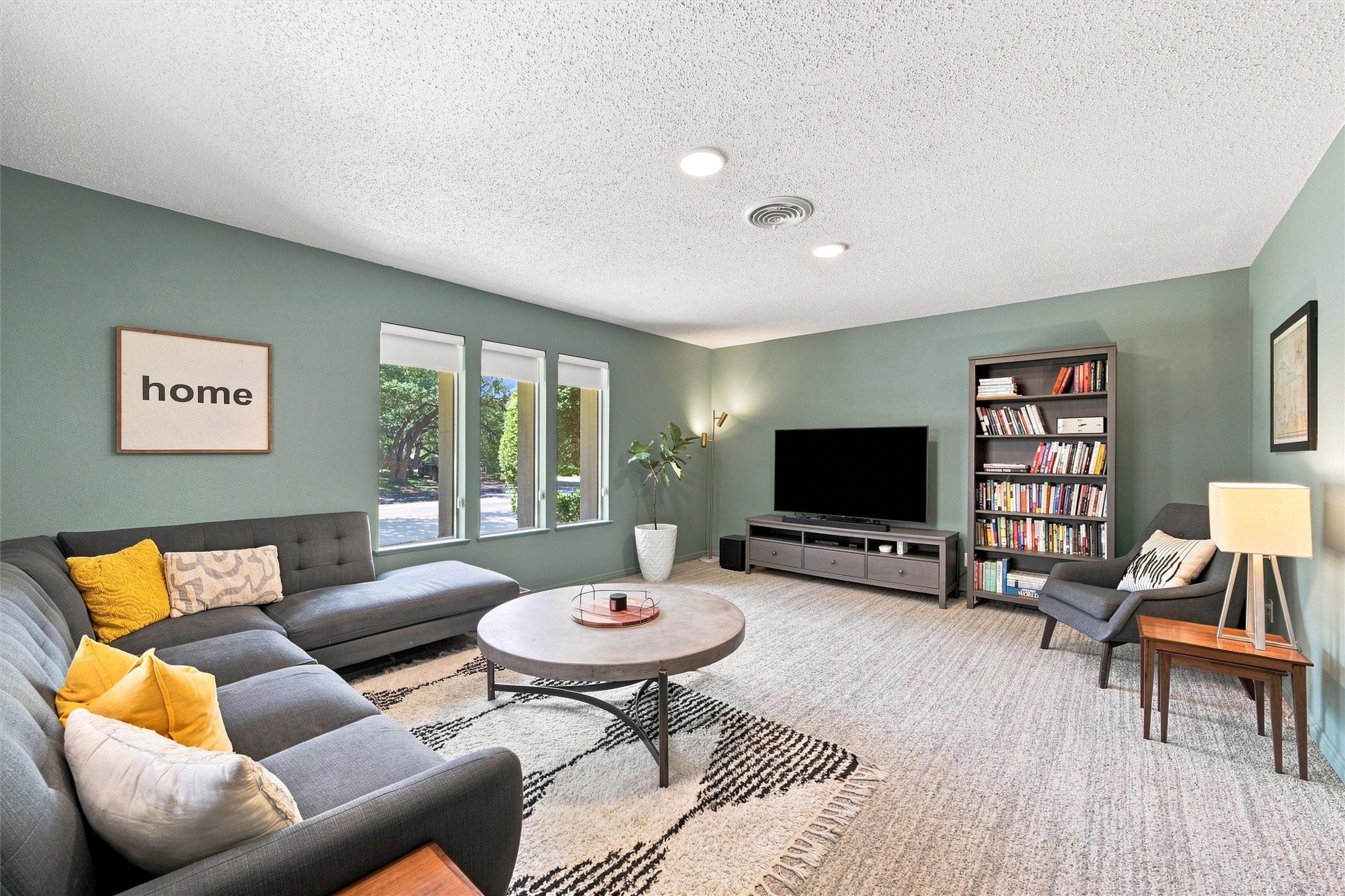 5104 Lake Jackson Drive