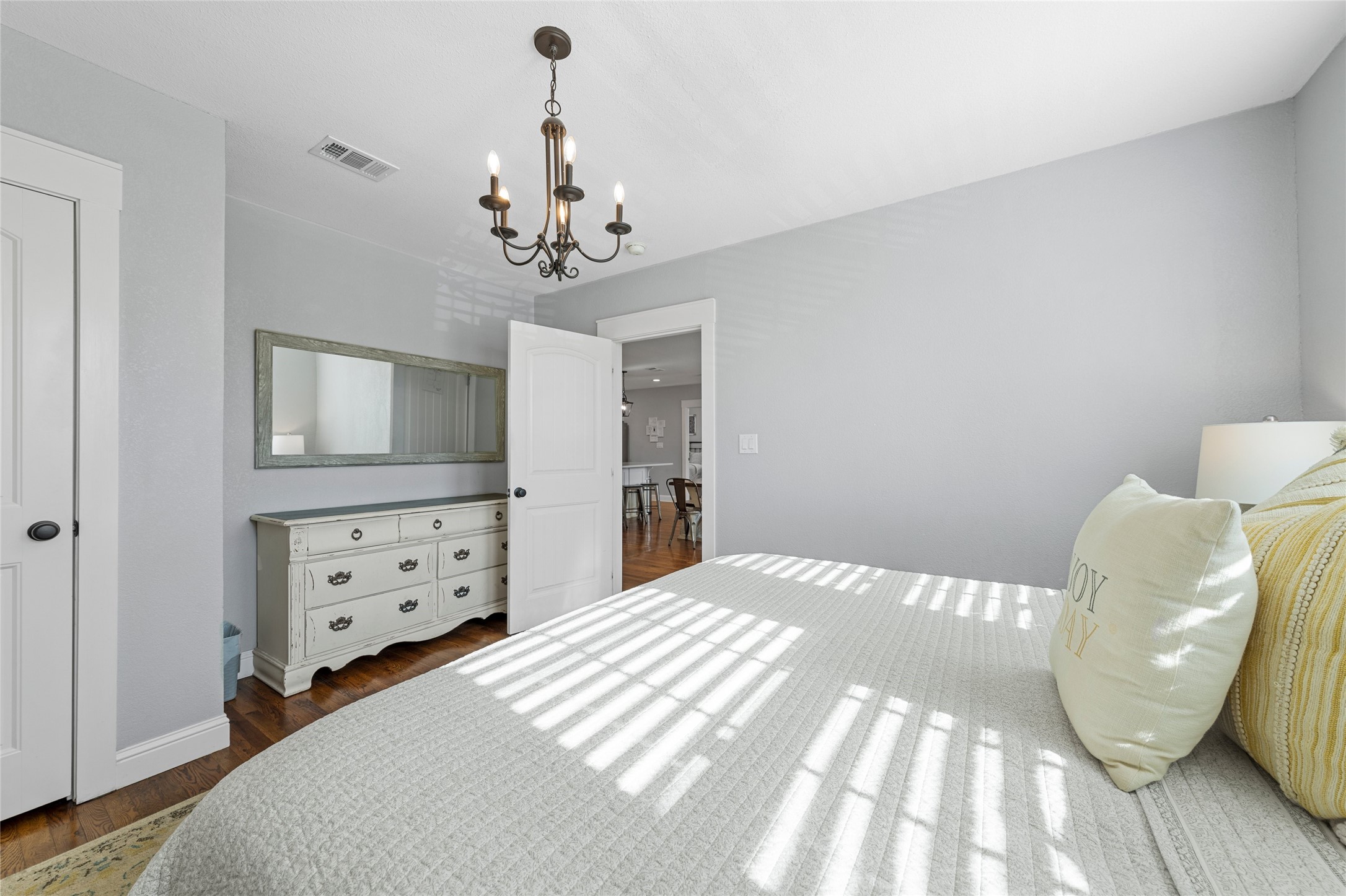 805 Clay Avenue