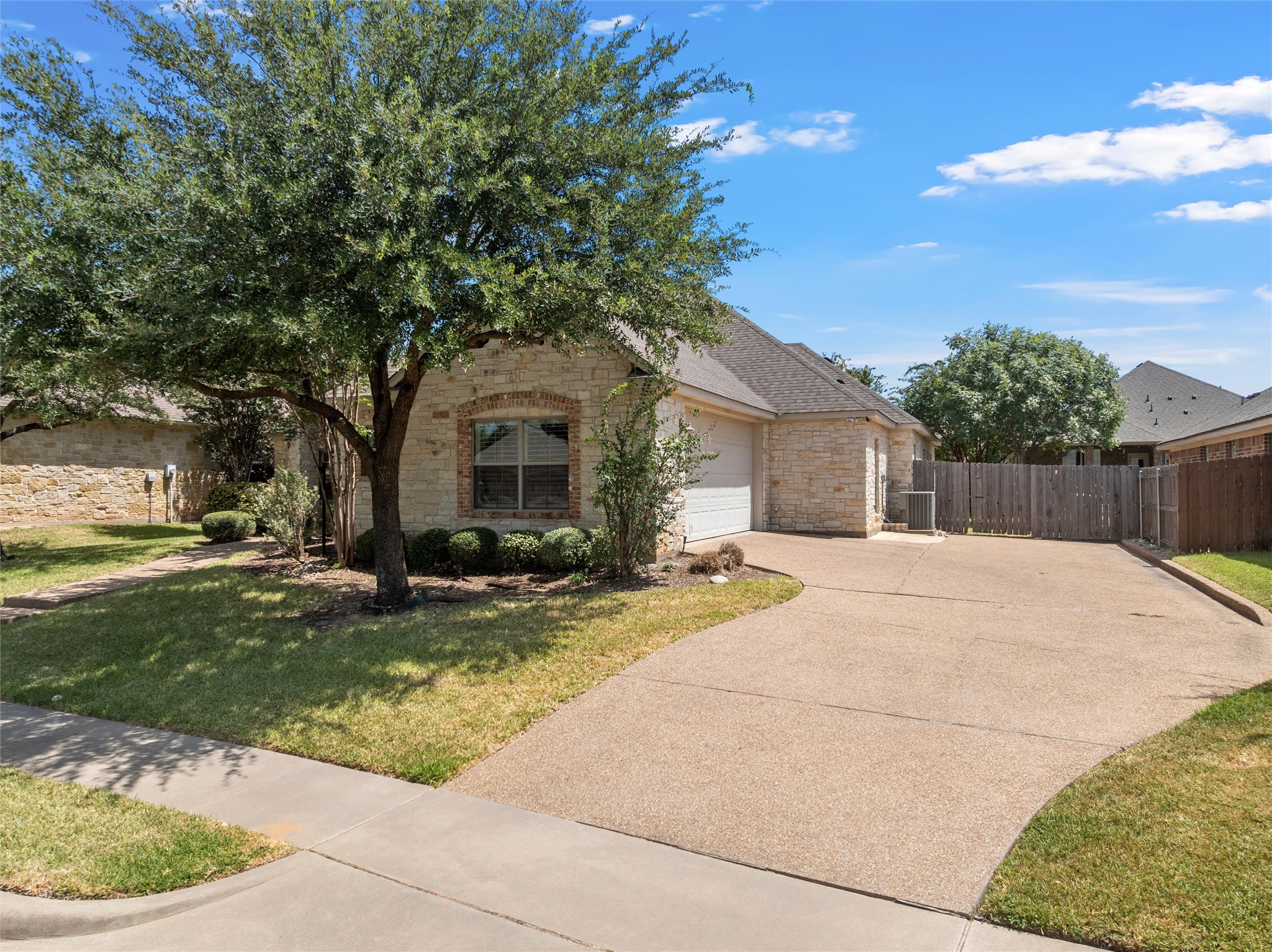 337 Edinburgh Lane