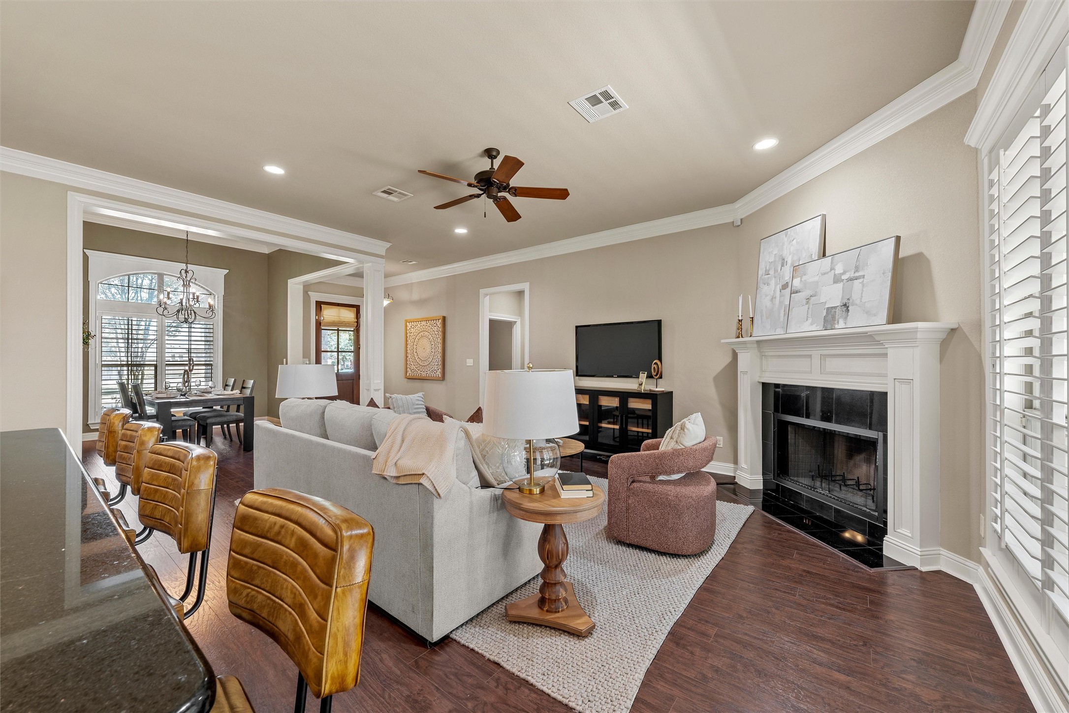 337 Edinburgh Lane