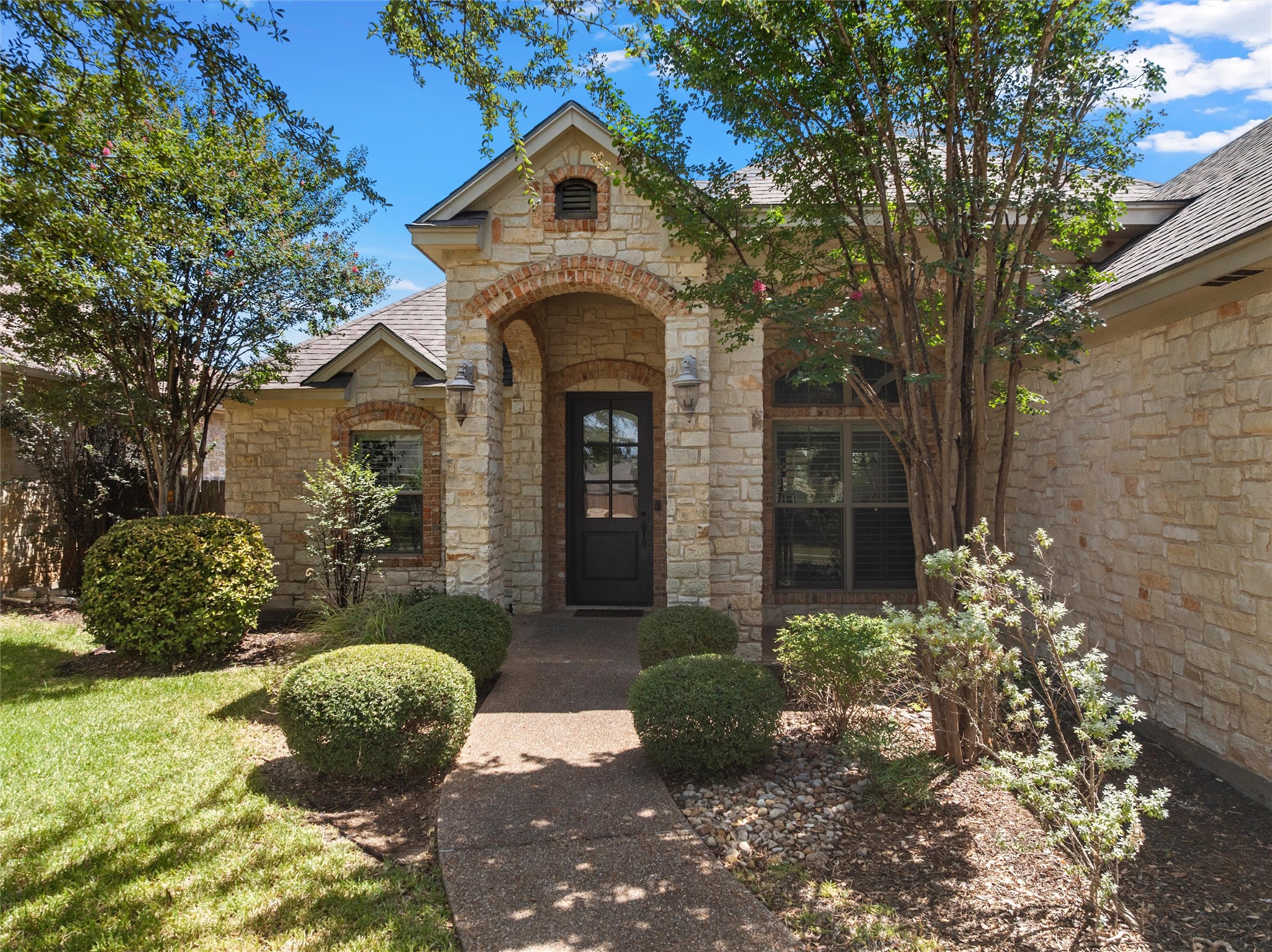 337 Edinburgh Lane