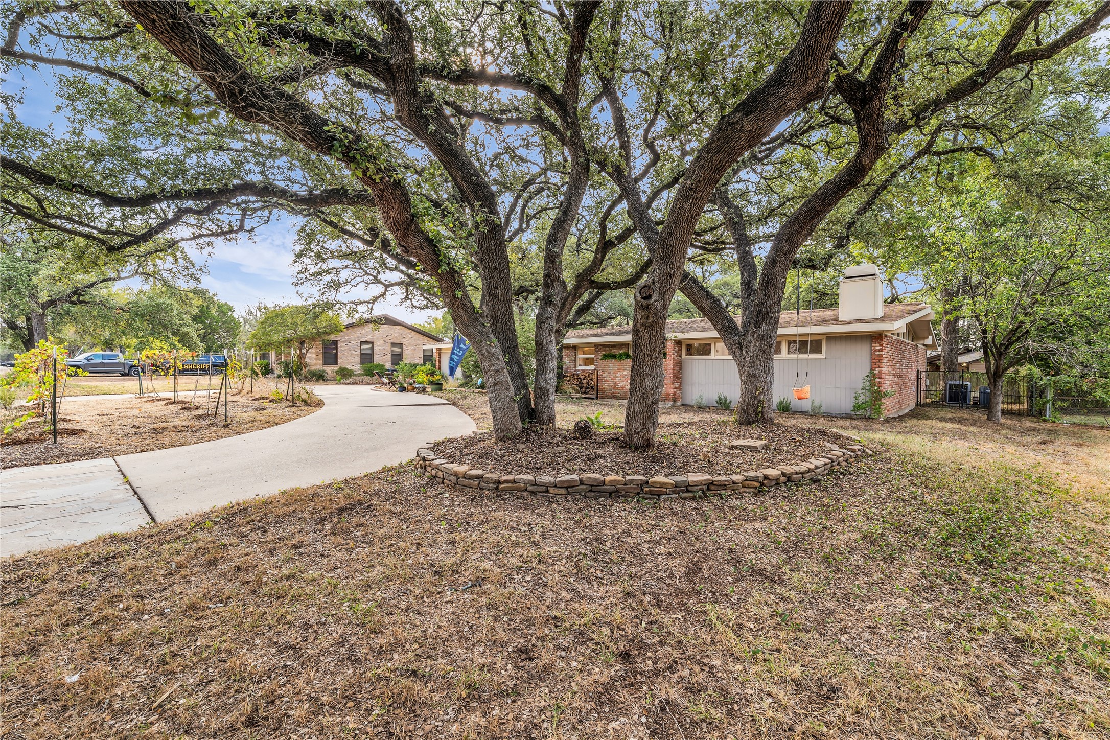 2112 Gregory Lane