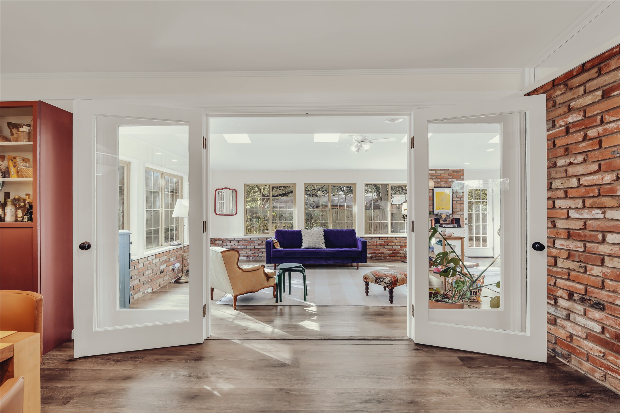 2112 Gregory Lane