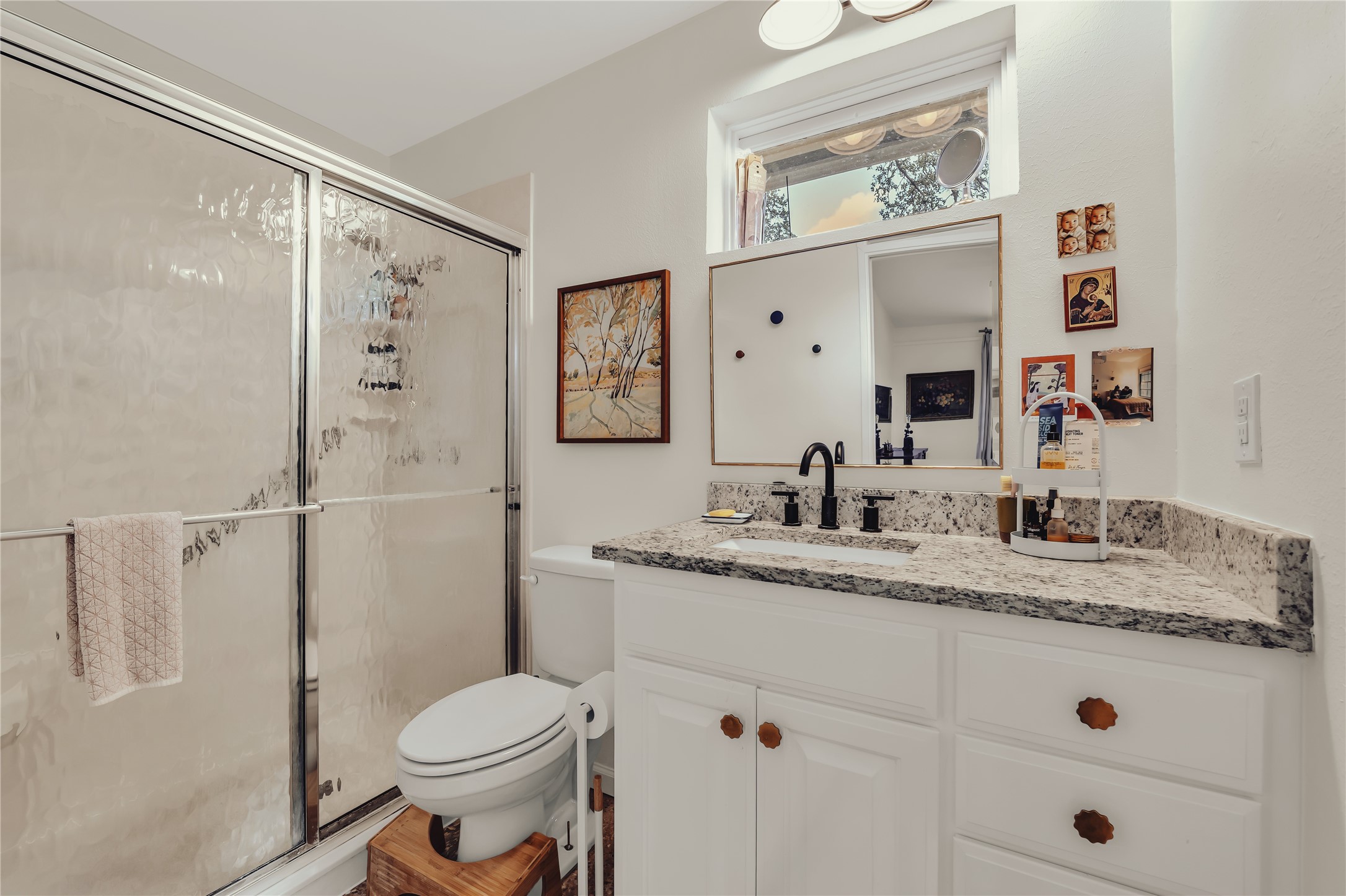 2112 Gregory Lane