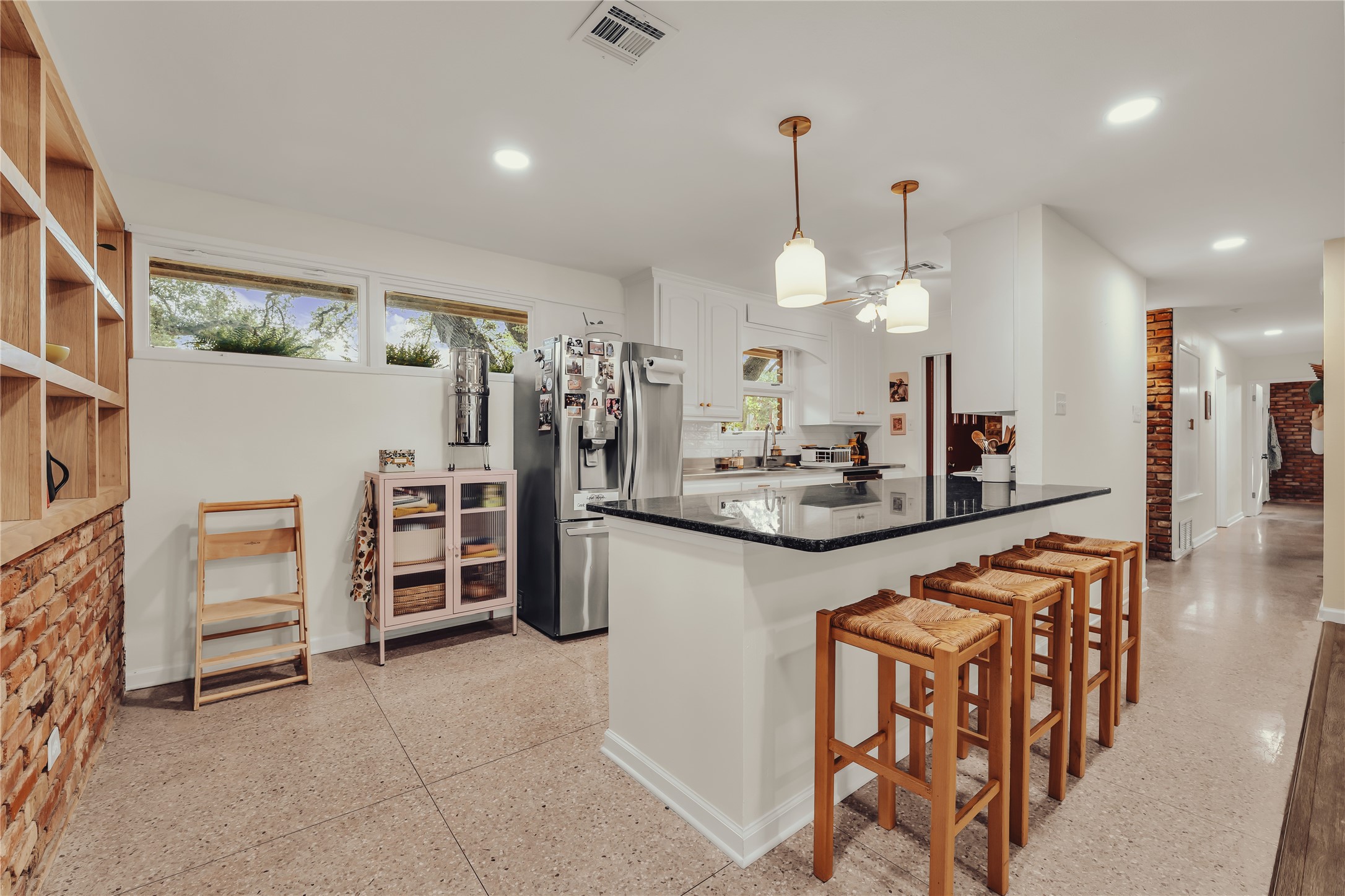 2112 Gregory Lane