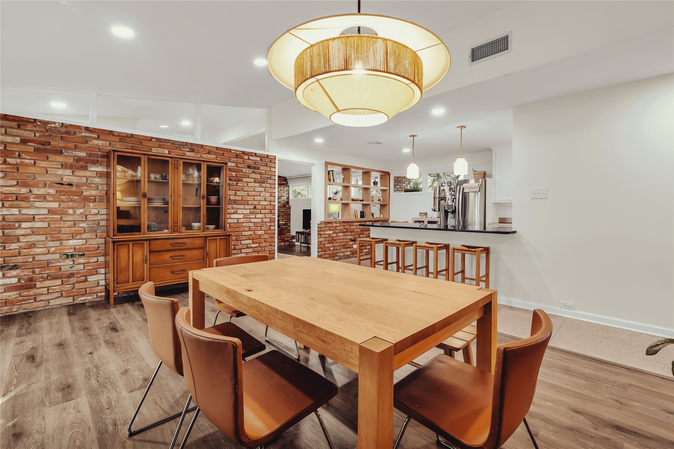 2112 Gregory Lane