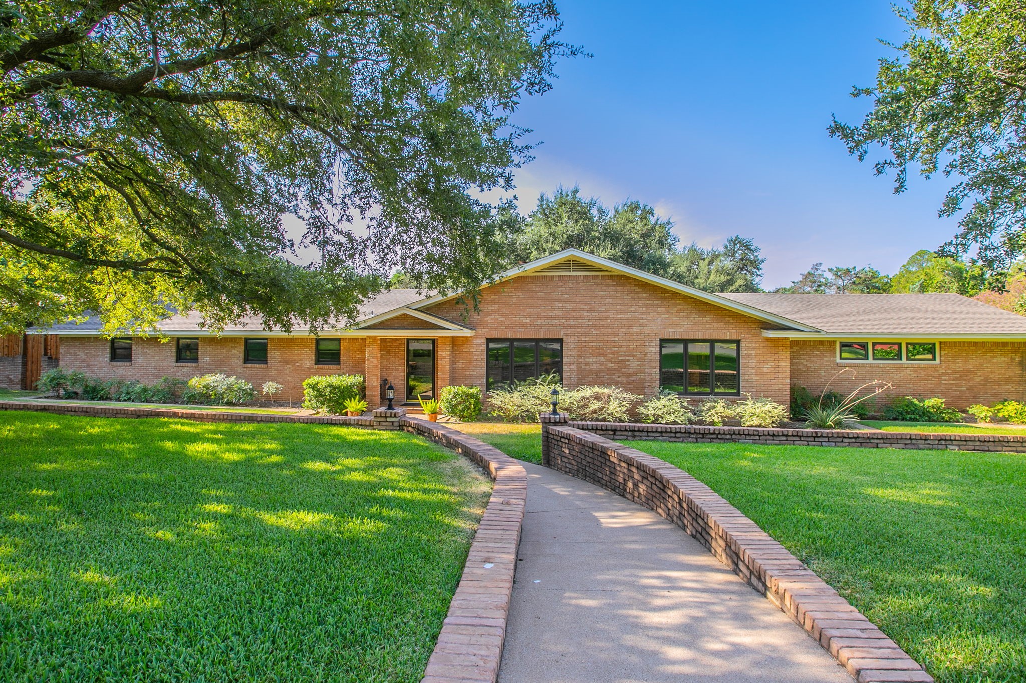 4936 Ridgeview Drive