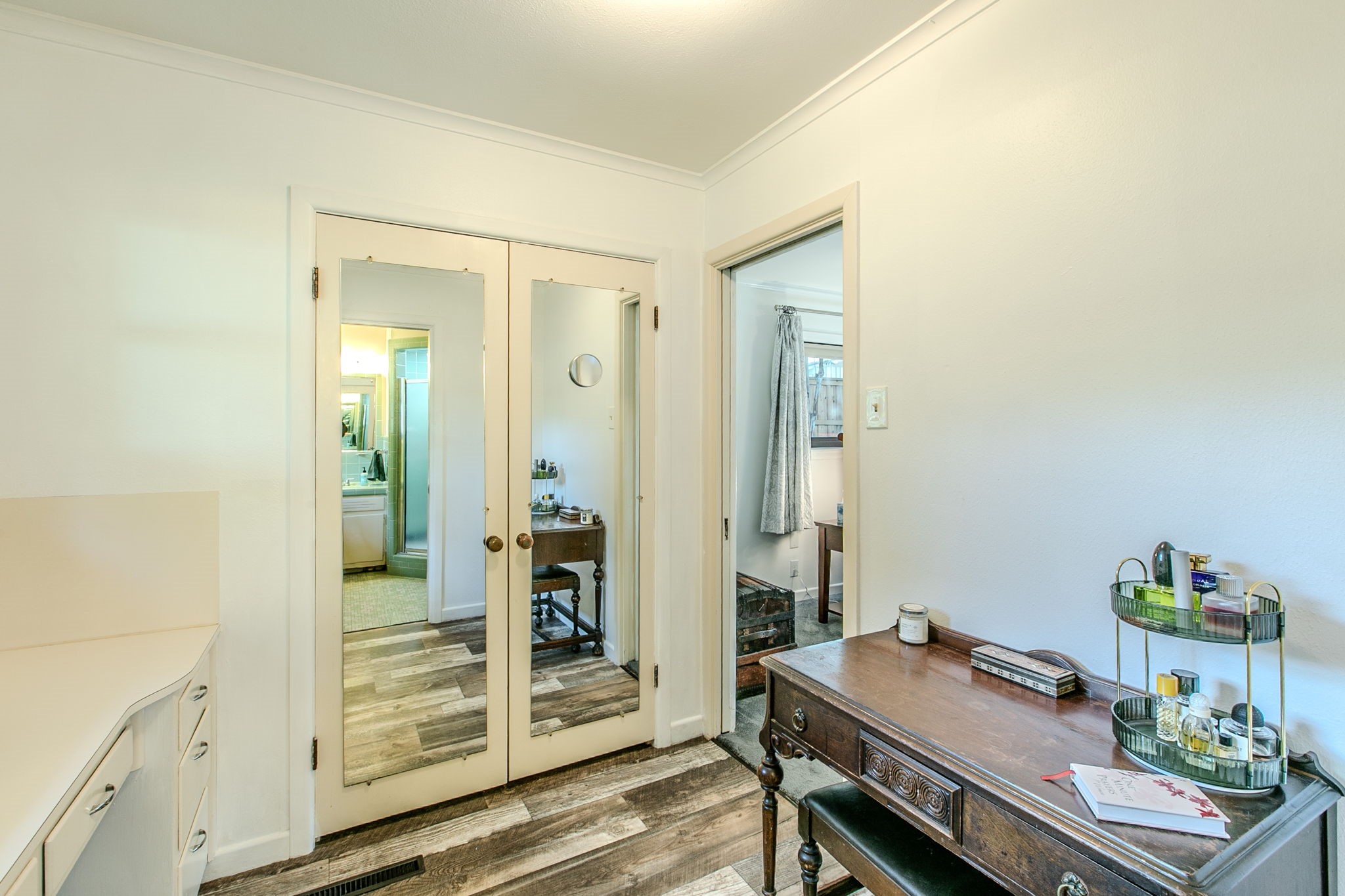 4936 Ridgeview Drive