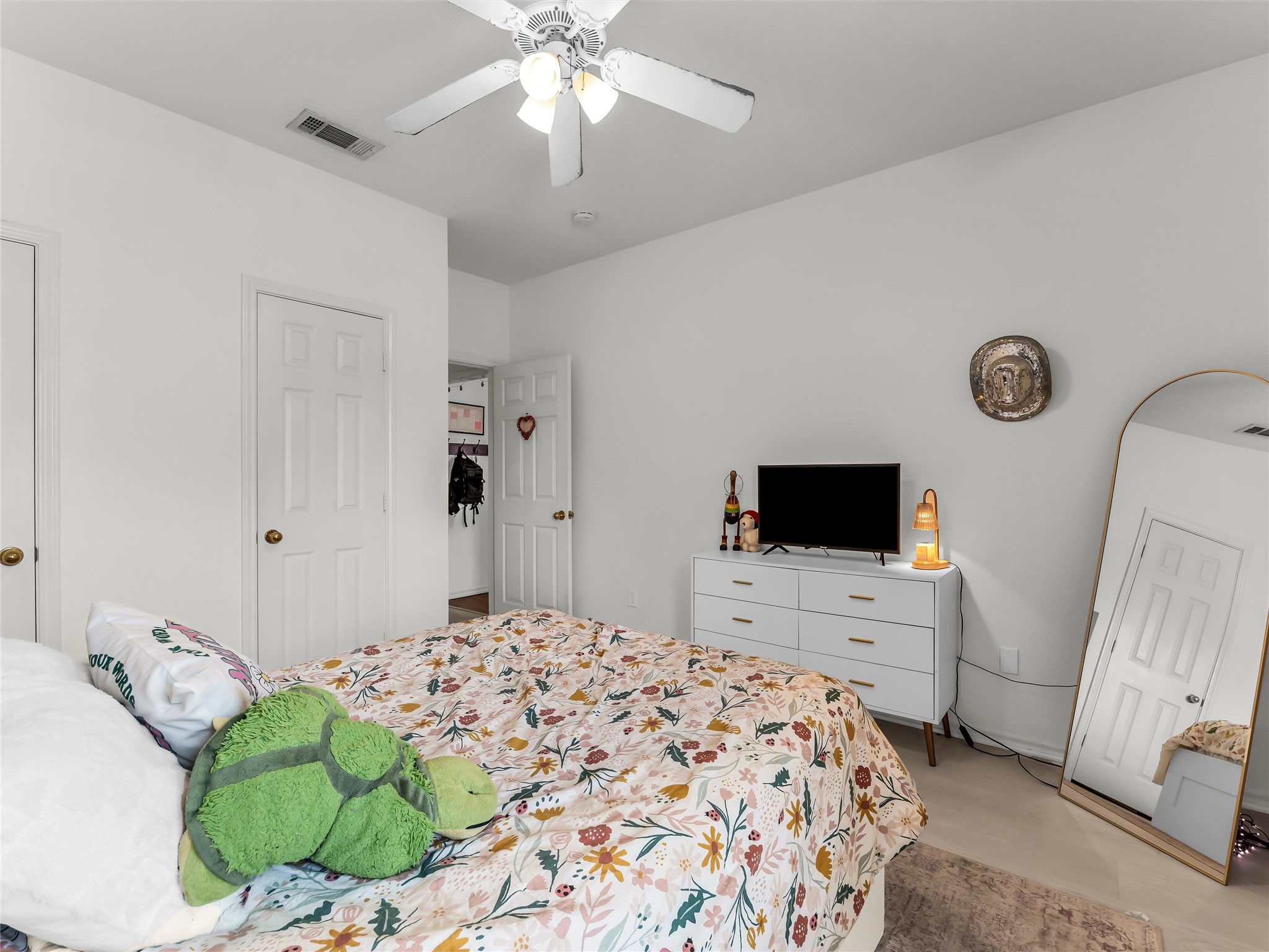 1401 Bagby Avenue 2