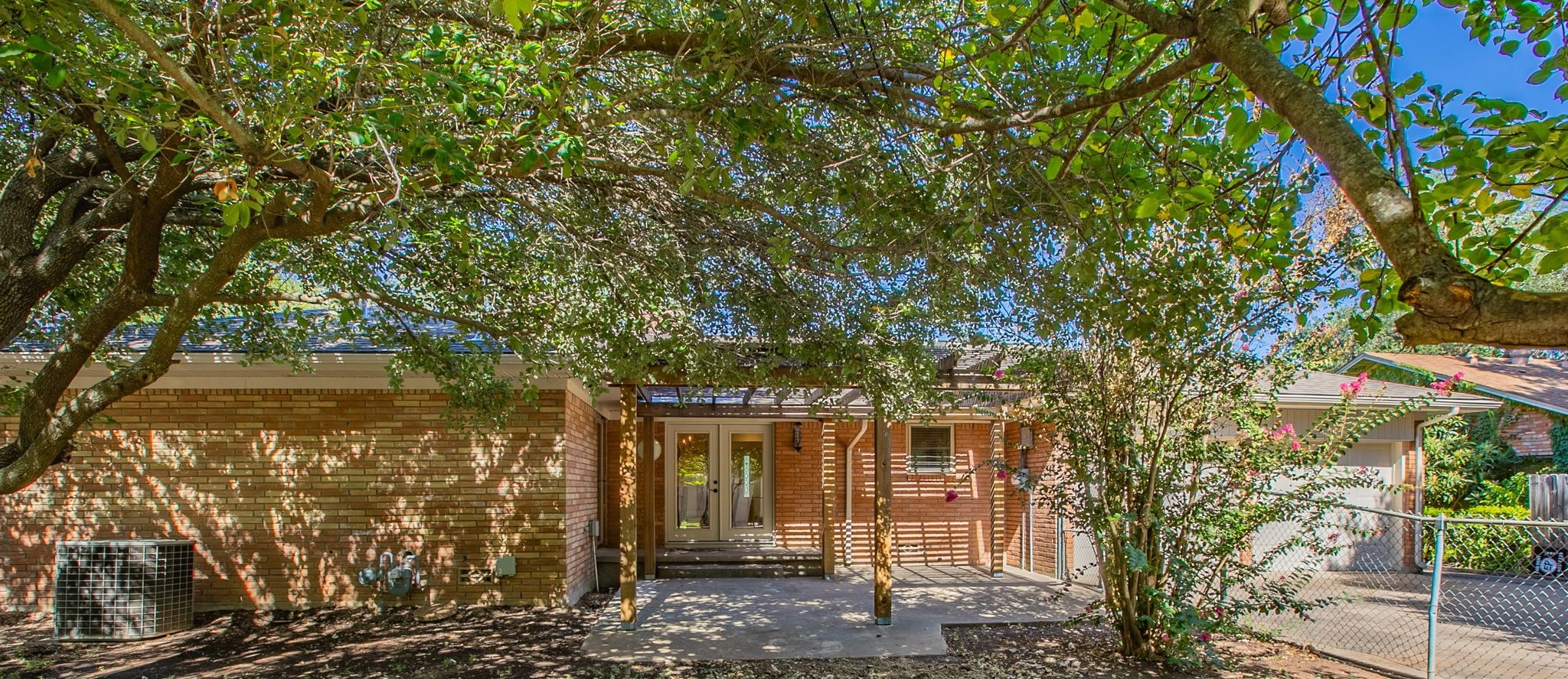 5220 Lake Charles Drive