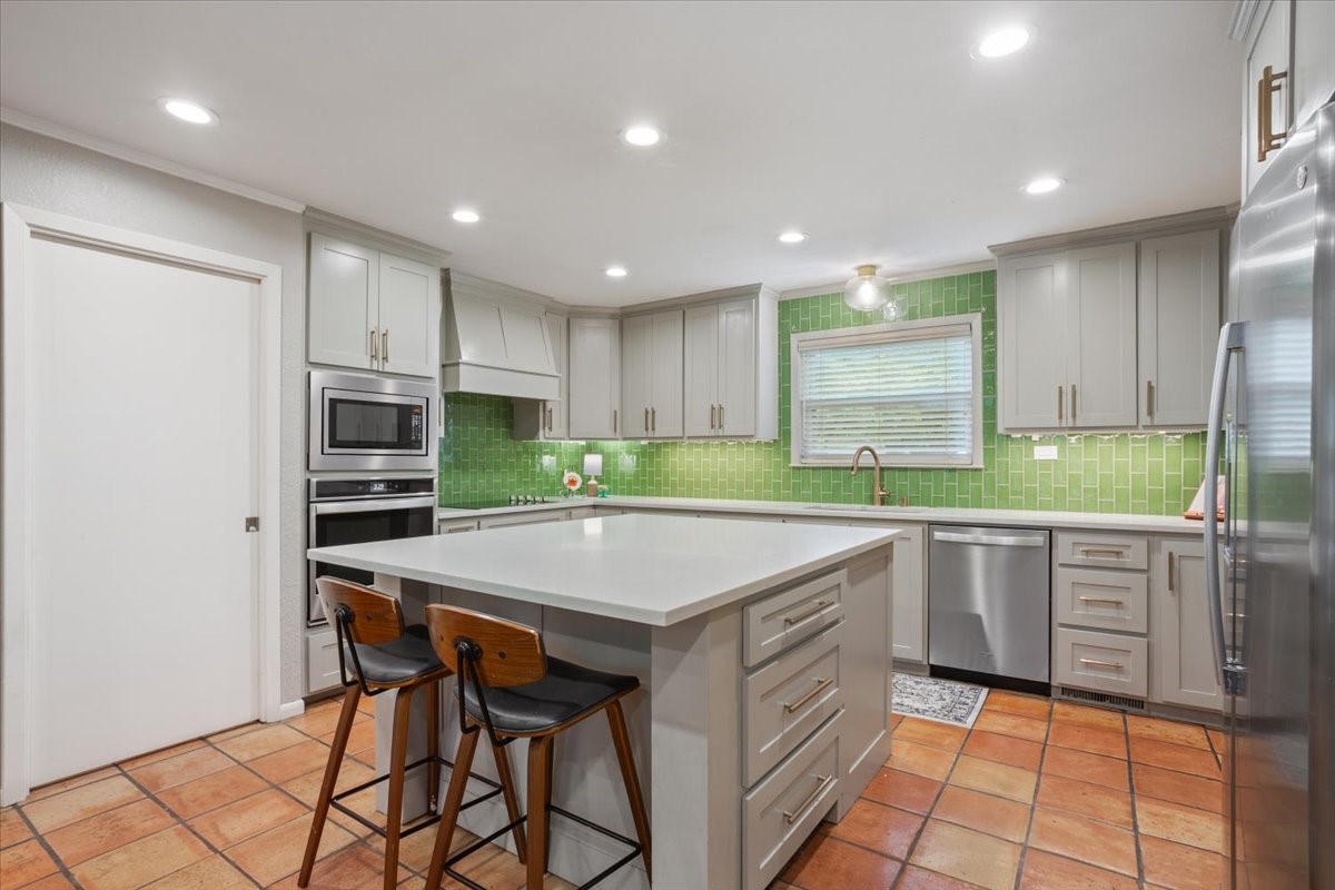 2424 Richards Drive