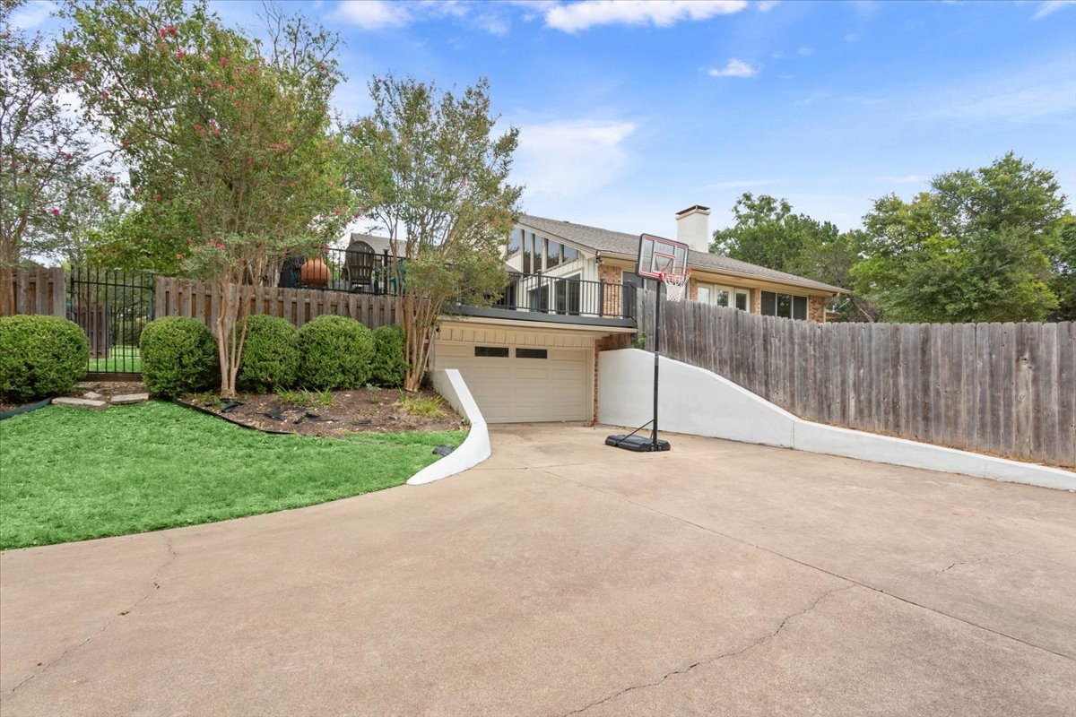 2424 Richards Drive