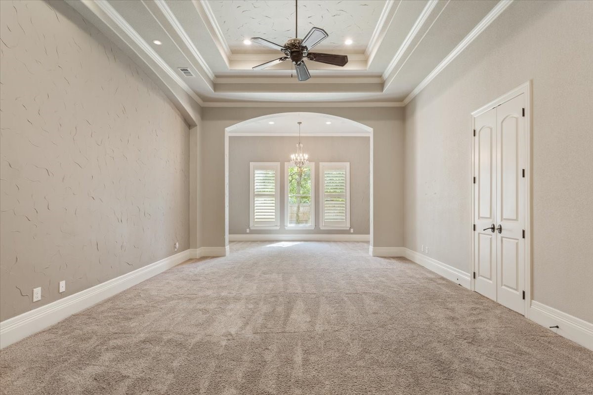 10020 Hidden Bluff