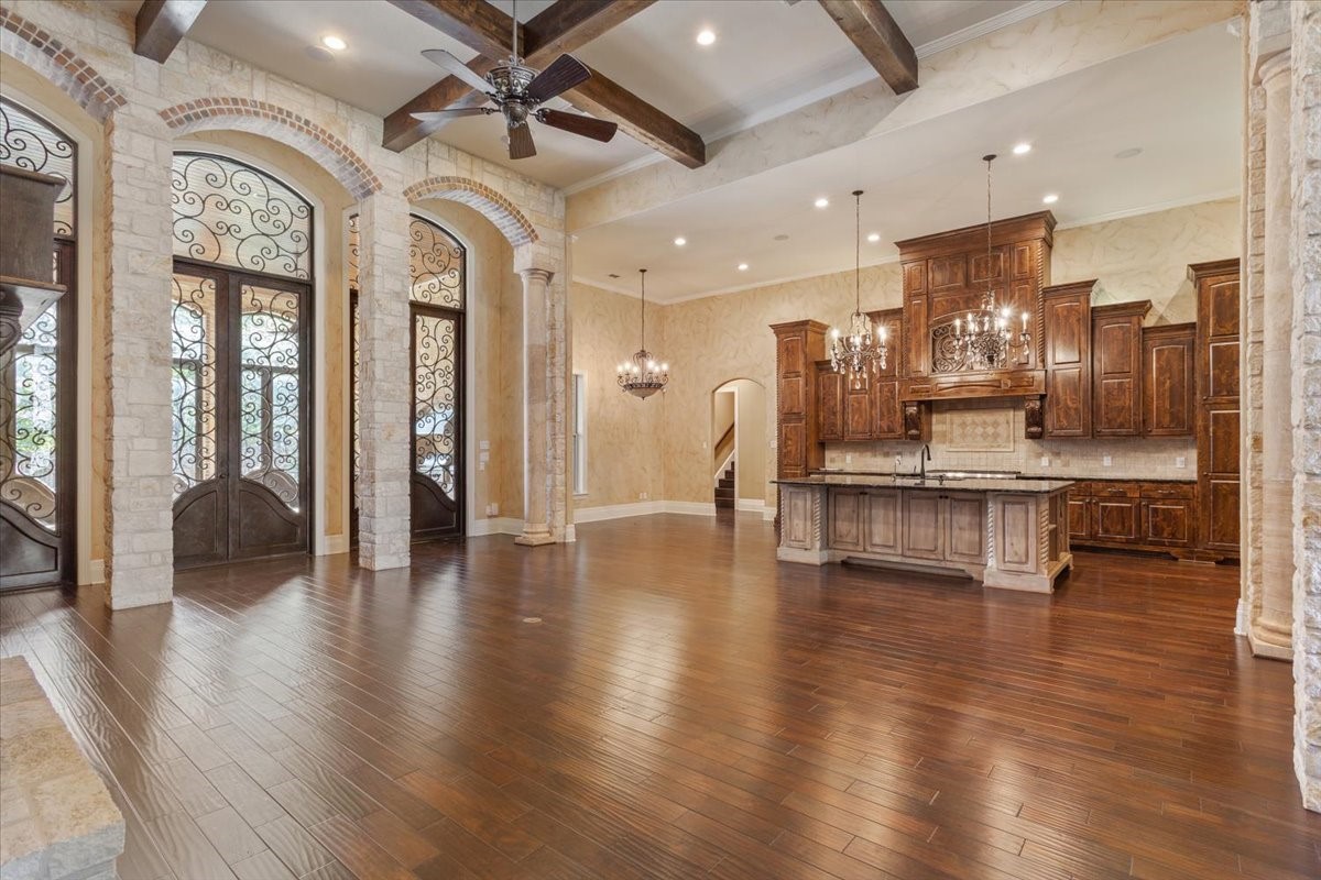 10020 Hidden Bluff