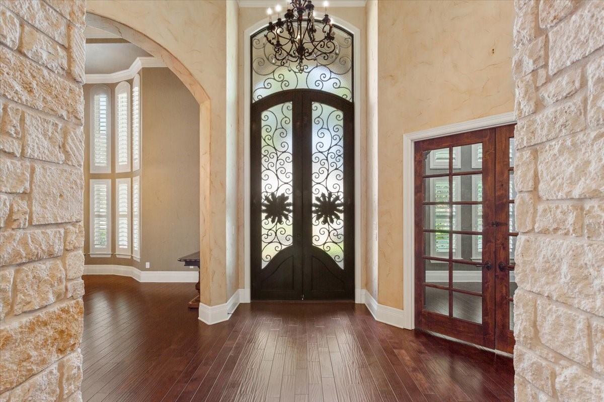 10020 Hidden Bluff