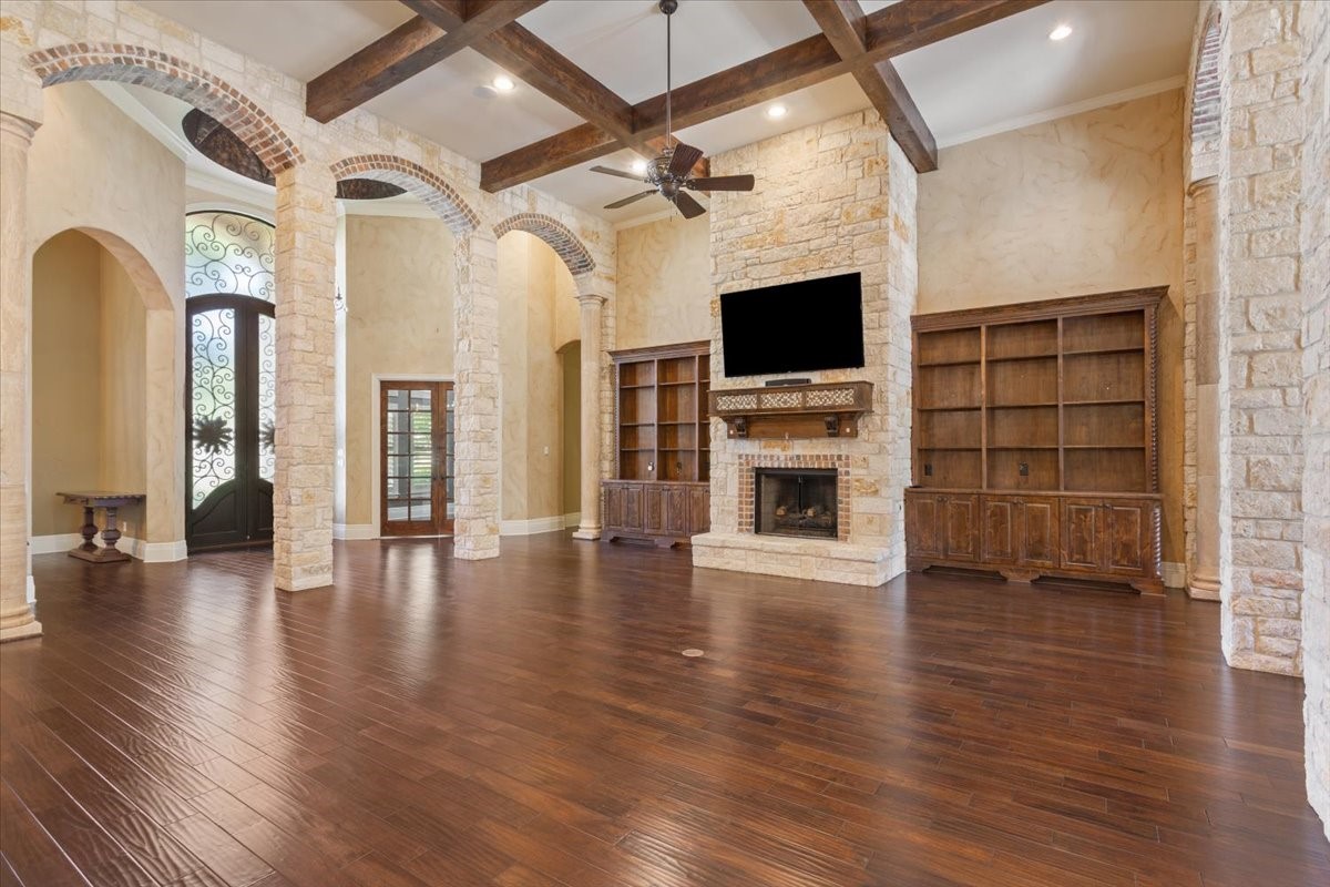 10020 Hidden Bluff
