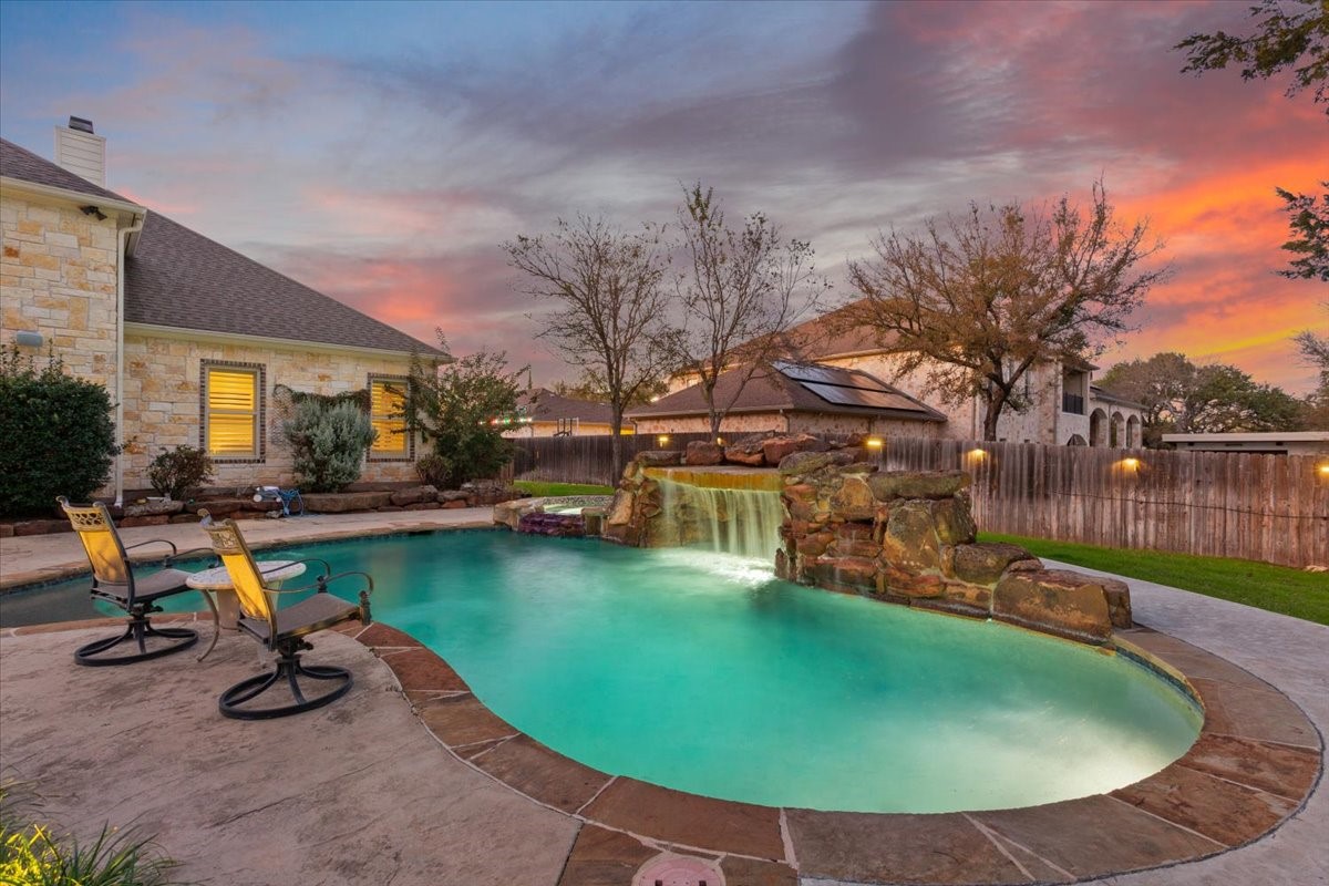 10020 Hidden Bluff