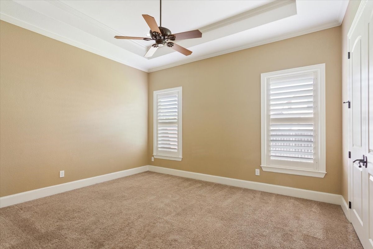 10020 Hidden Bluff