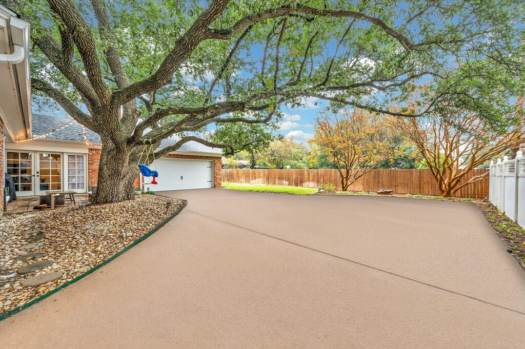 4907 Lake Hurst Drive