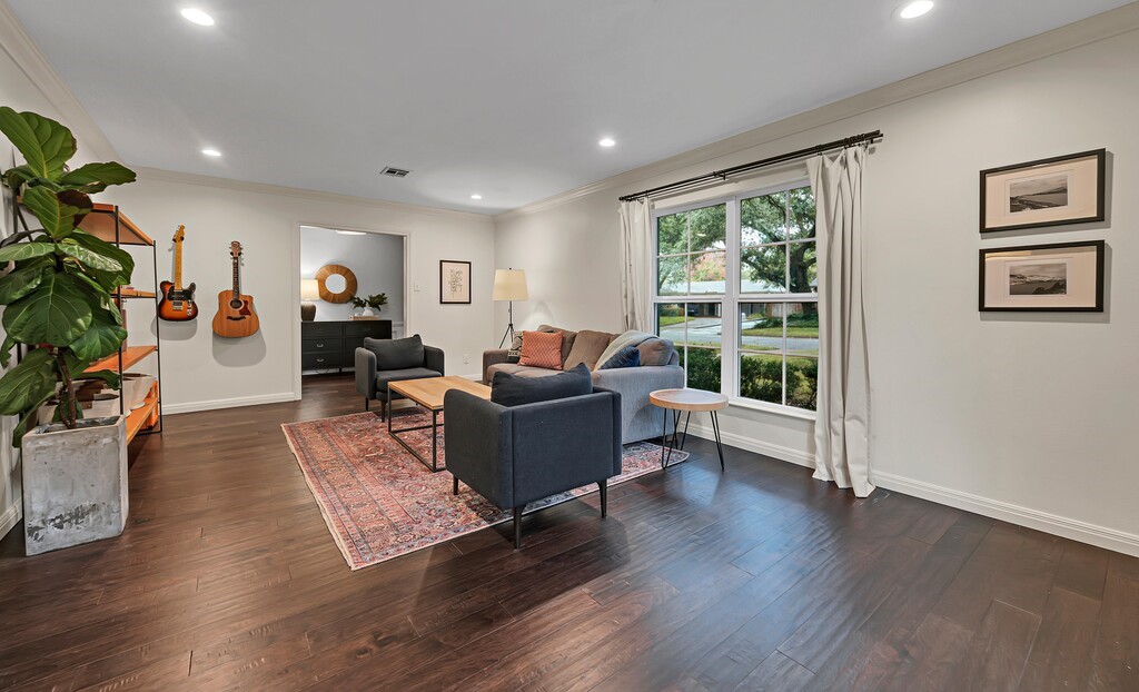 4907 Lake Hurst Drive