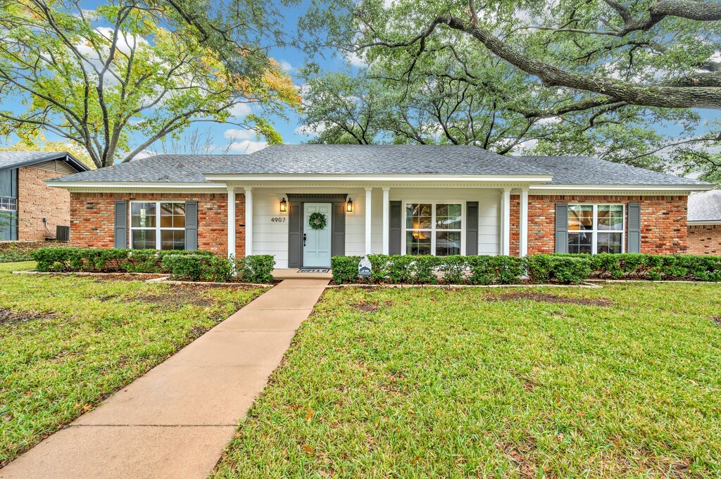 4907 Lake Hurst Drive