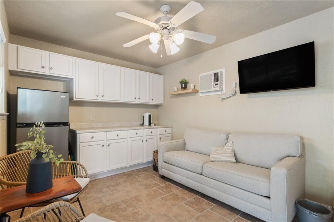2065 Oak Glen Drive