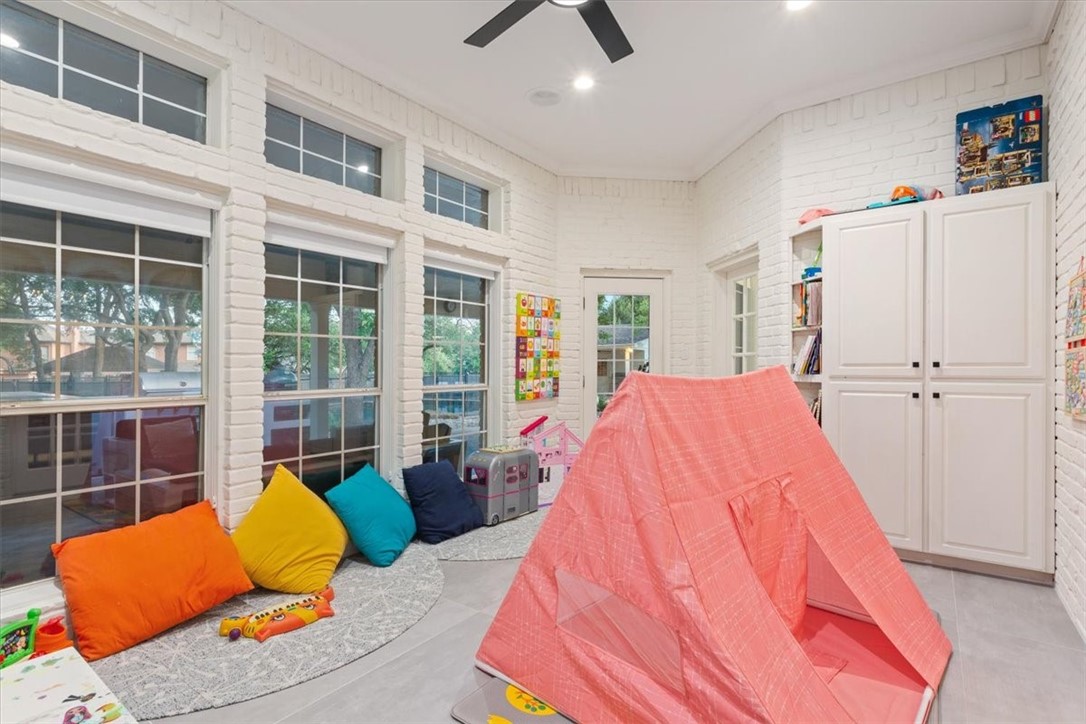 2065 Oak Glen Drive