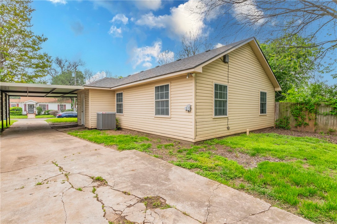 812 E Pecan Avenue