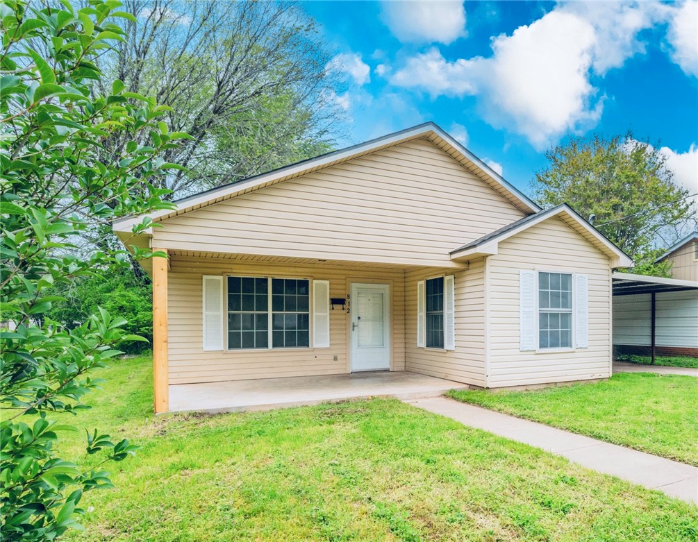 812 E Pecan Avenue