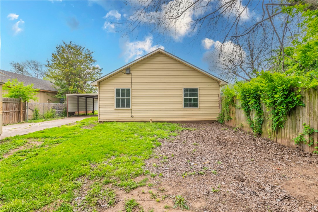 812 E Pecan Avenue
