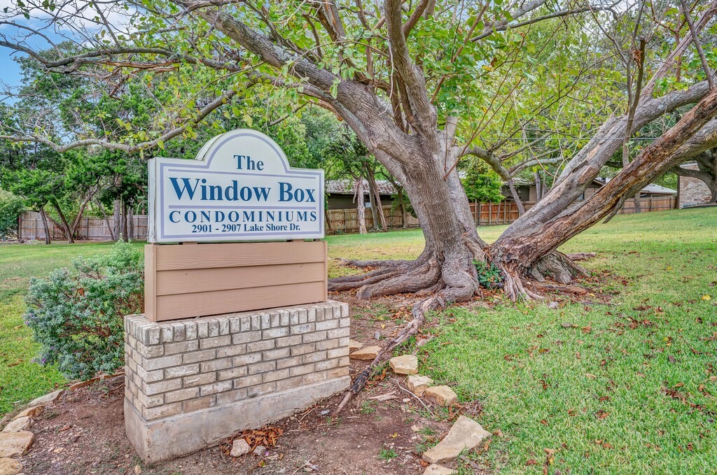 2903 Lake Shore Drive 301