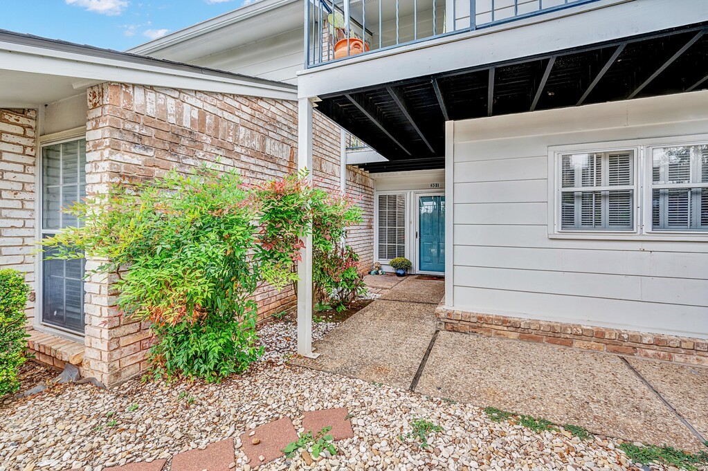 2903 Lake Shore Drive 301