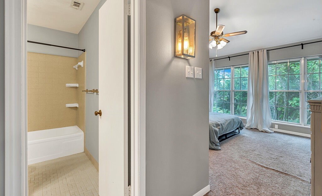 2903 Lake Shore Drive 301