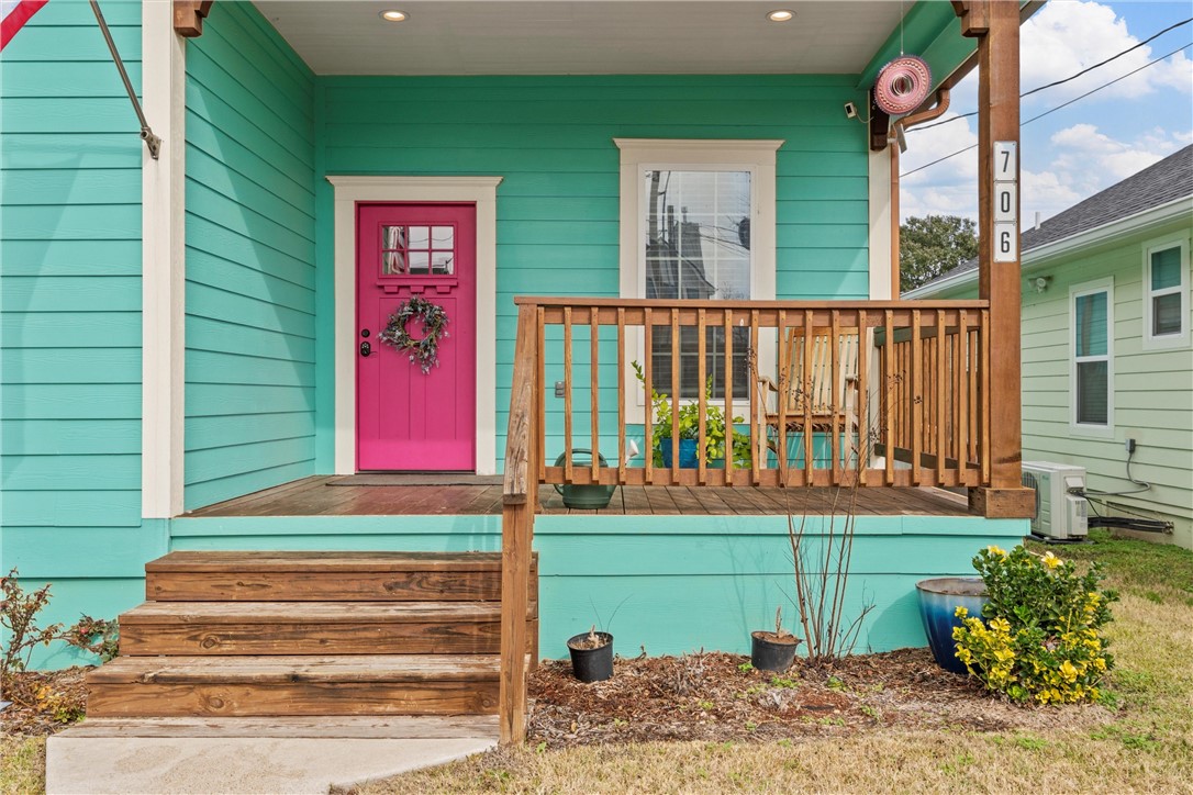 706 S 9th Street