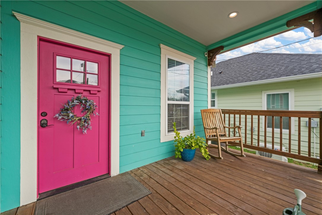 706 S 9th Street