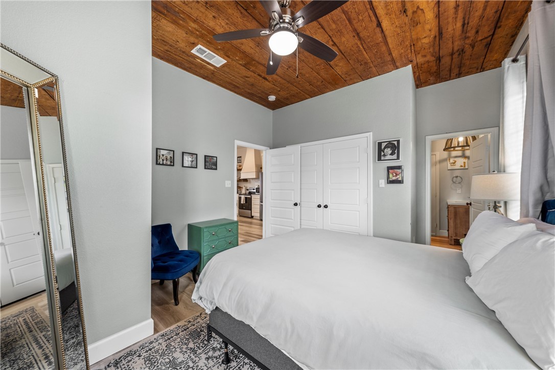 706 S 9th Street