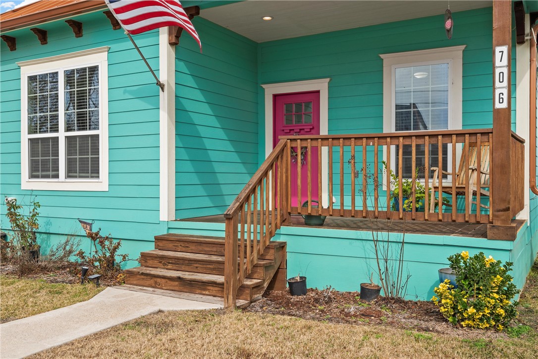 706 S 9th Street