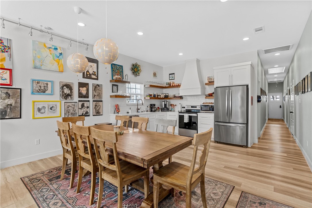706 S 9th Street