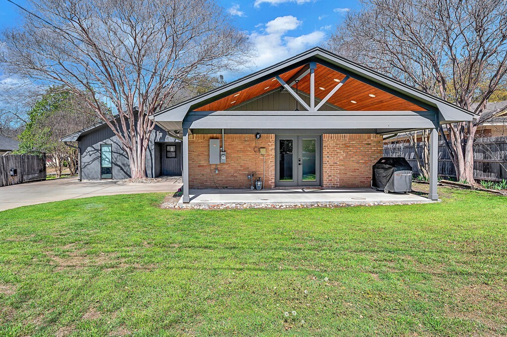 5400 Lake Crest Drive