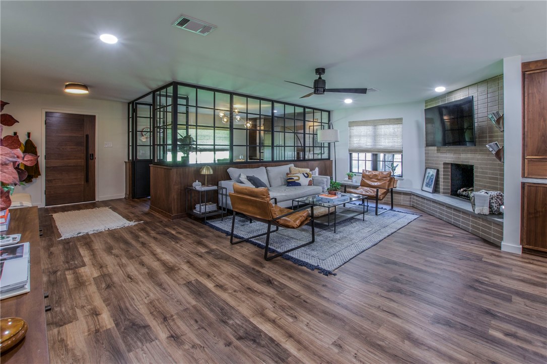 5400 Lake Crest Drive