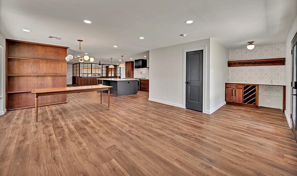 5400 Lake Crest Drive