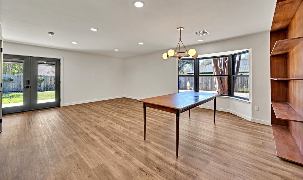 5400 Lake Crest Drive