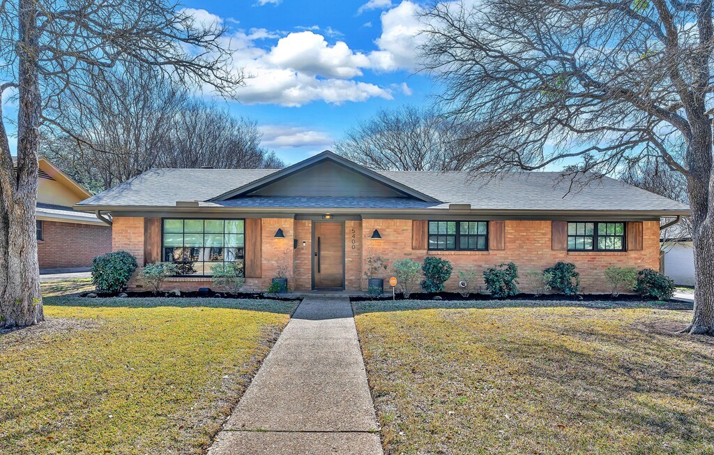 5400 Lake Crest Drive